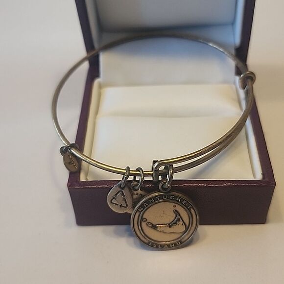 ALEX AND ANI Gold Tone Nantucket Island Charms Bracelet 2014 - Picture 1 of 4